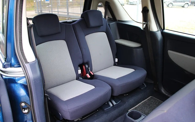 Peugeot 1007 cena 9900 przebieg: 123000, rok produkcji 2006 z Jędrzejów małe 407